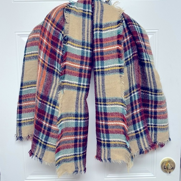 Autumn Scarf 🧣 with Frayed Edges - Picture 3 of 5